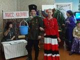 Победительница конкурса «Мисс казачка» Кристина Кирильчук и «атаман» Влад Малакшин