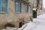 Так выглядит вход в подвал дома № 4 по улице Трактовой