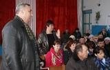 В селе Первомайское на информационную встречу с властью собралось около полусотни человек