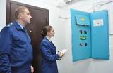 Одно из важных направлений работы сотрудников прокуратуры – надзор за исполнением законодательства в сфере ЖКХ. Старший помощник прокурора района Сергей Пархоменко и помощник прокурора Евгения Крахина проверяют, все ли обязанности по содержанию многоквартирного дома выполняет управляющая компания