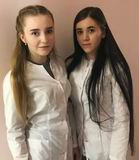 Ксения Гайдучик (на фото слева) и Екатерина Маринина – студентки первого и второго курсов Тихоокеанского государственного медицинского университета, выпускницы школы №2 села Камень-Рыболов