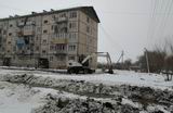 Для устранения последствий подтопления придомовой территории дома №285 в бывшем Камень-Рыболовском гарнизоне пришлось привлекать спецтехнику