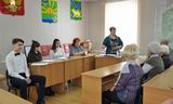 Председатель районного совета ветеранов Ольга Быкова рассказала присутствующим, что задача акции «Блокадный хлеб» – сохранить память о тех трагических событиях и передать её подрастающему поколению